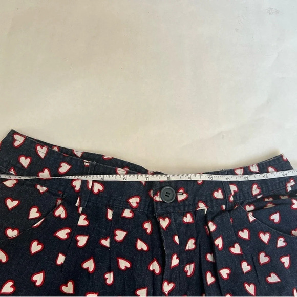 Forever 21 Blue With Heart Printed Shorts Women's Linen Size 27 NWOT - Picture 4 of 6